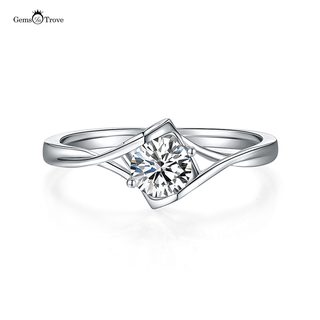 CRISSCROSS SINGLE MOISSANITE DIAMOND RING