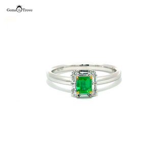 Petite emerald ring with Colombian stone and diamonds