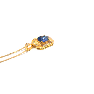 Vintage Frame Sapphire Pendant