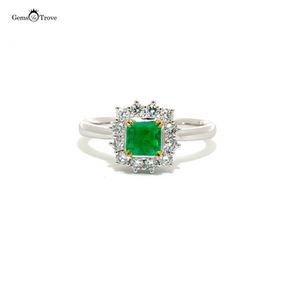 Regal Muzo emerald ring for royal-themed weddings
