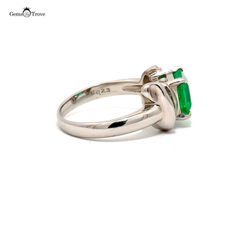 Octagonal Colombian emerald in platinum for luxury events