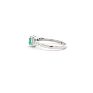 Purity Crest Emerald Ring