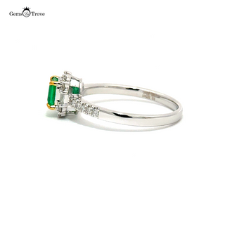 Vintage-inspired emerald ring for galas and weddings