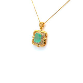 Emerald Glow Royale Pendant