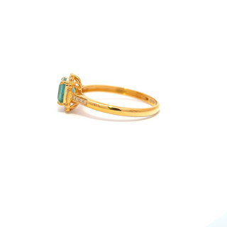 Emerald Gleam Statement Ring