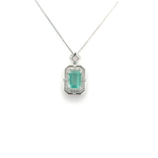 Golden Luxe Emerald Beryl Pendant