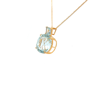Classic Aquamarine Oval Pendant