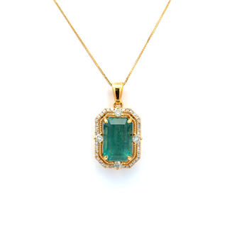 Grande Émeraude Luxe Diamond Pendant