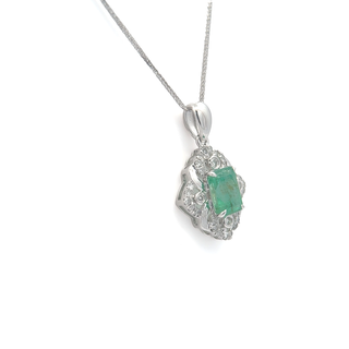 Smeraldo Aura Diamond Pendant