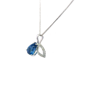 Pear Sapphire Leaf Pendant