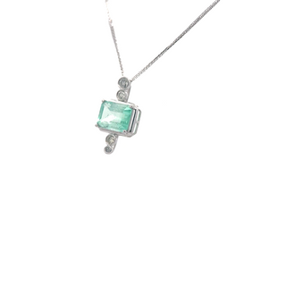 Emerald White Gold Sleek Pendant